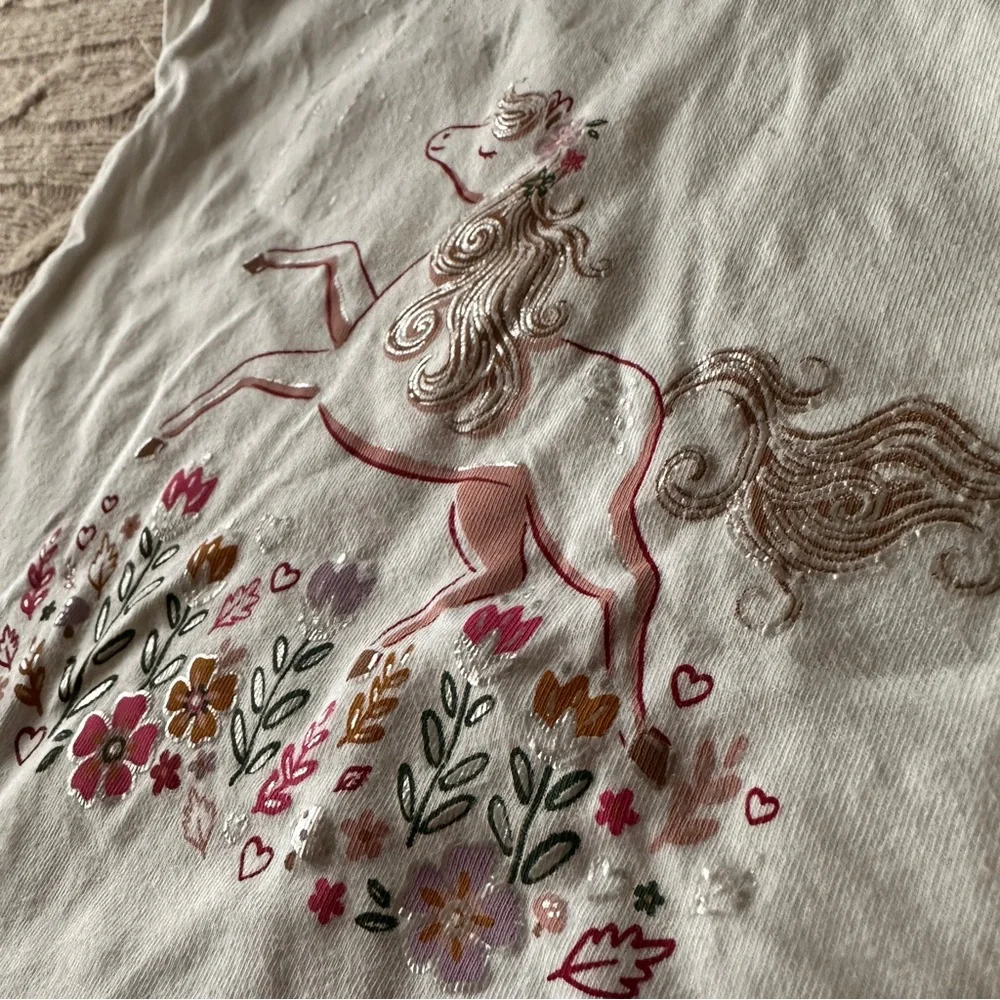 EUC Carter's Baby Girl Tee Shirt, Flower Pony, 18 Months